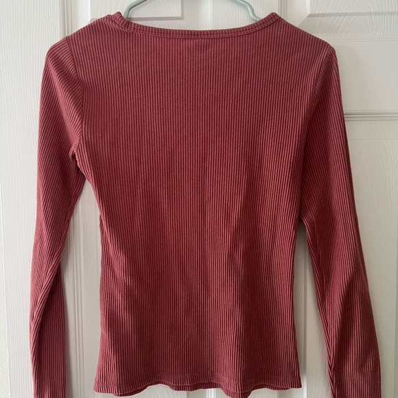 Old Navy Women's Ribbed Long Sleeve Tee - Brick Red - Picture 3 of 3